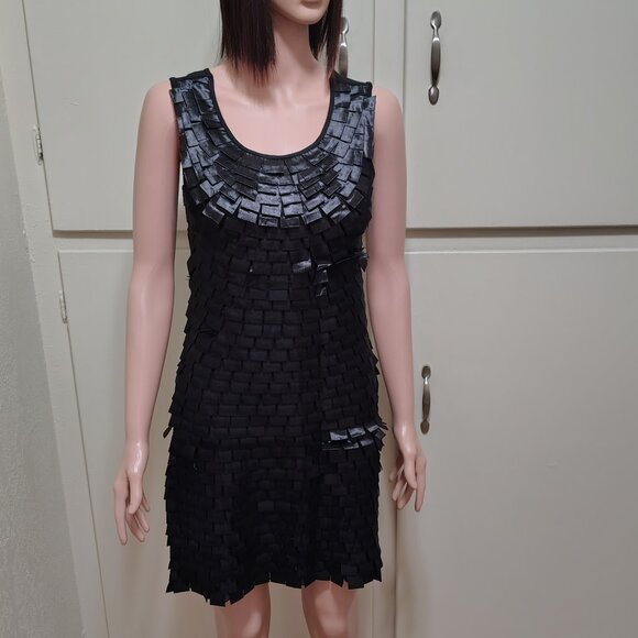 Rachael G Sleeveless Textured Satin Front Cocktail Dress, Black Unisex - Picture 7 of 12